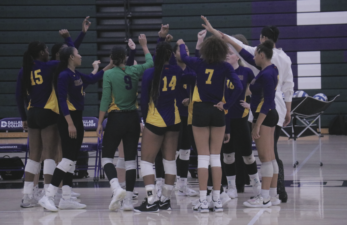 Richland athletes at volleyball practice.